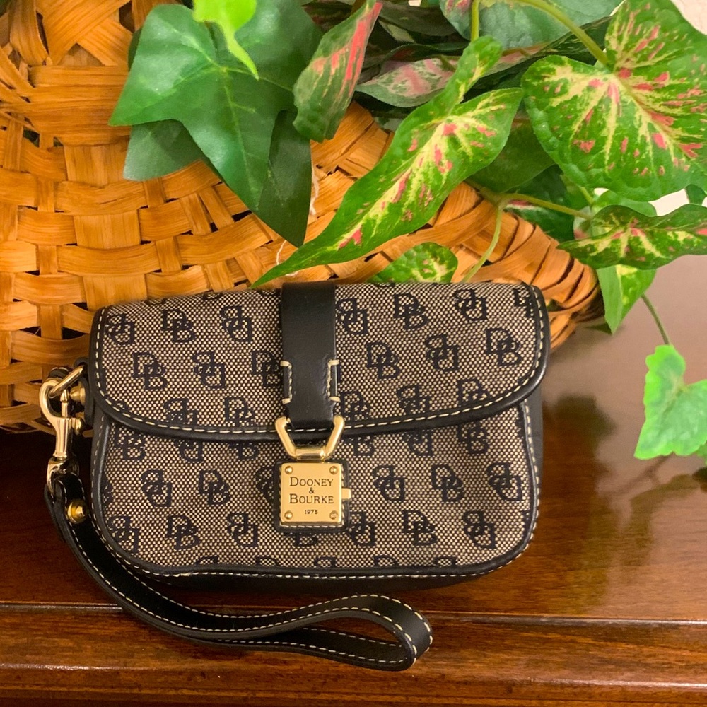 Signature Dooney & Bourke Wristlet / Clutch Grey